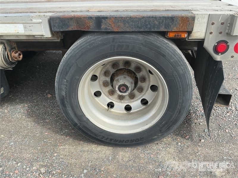 Great Dane 50 ft Tri/A Step Deck Trailer Lavetit