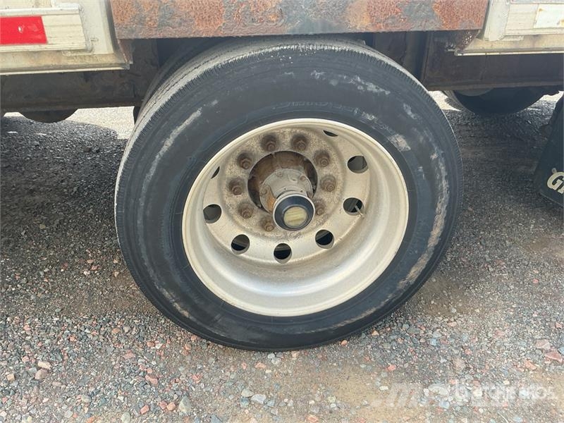 Great Dane 50 ft Tri/A Step Deck Trailer Lavetit