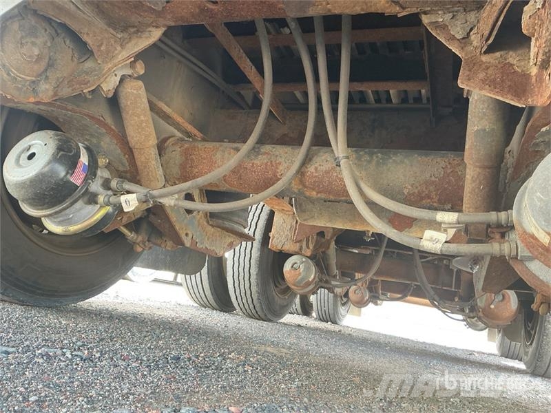 Great Dane 50 ft Tri/A Step Deck Trailer Lavetit