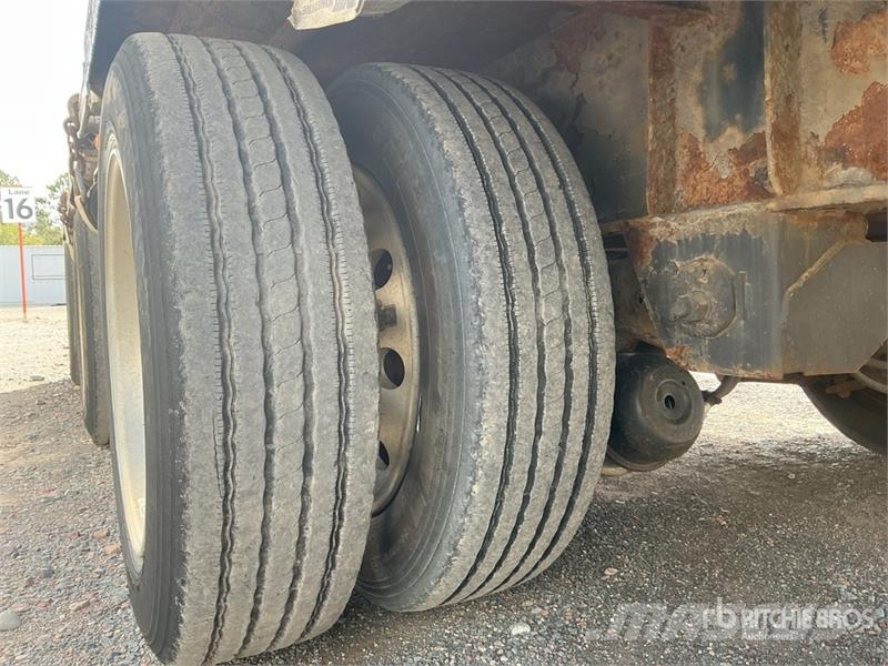 Great Dane 50 ft Tri/A Step Deck Trailer Lavetit
