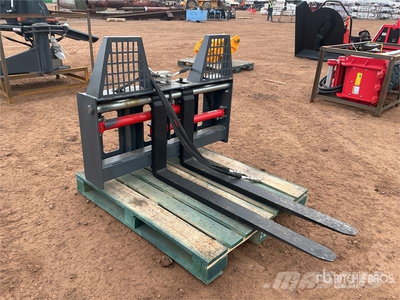 Handy HF2T 48 in Skid Steer Forks (Unused) 지게차