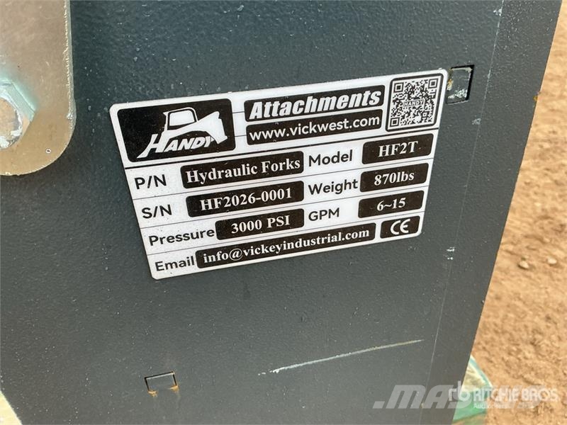 Handy HF2T 48 in Skid Steer Forks (Unused) 지게차