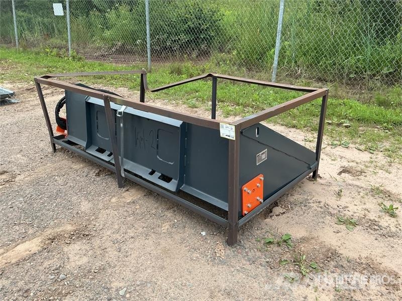 Handy HNHB72 72 in Skid Steer Bucket (Unused) مكابس وميبسات التبن