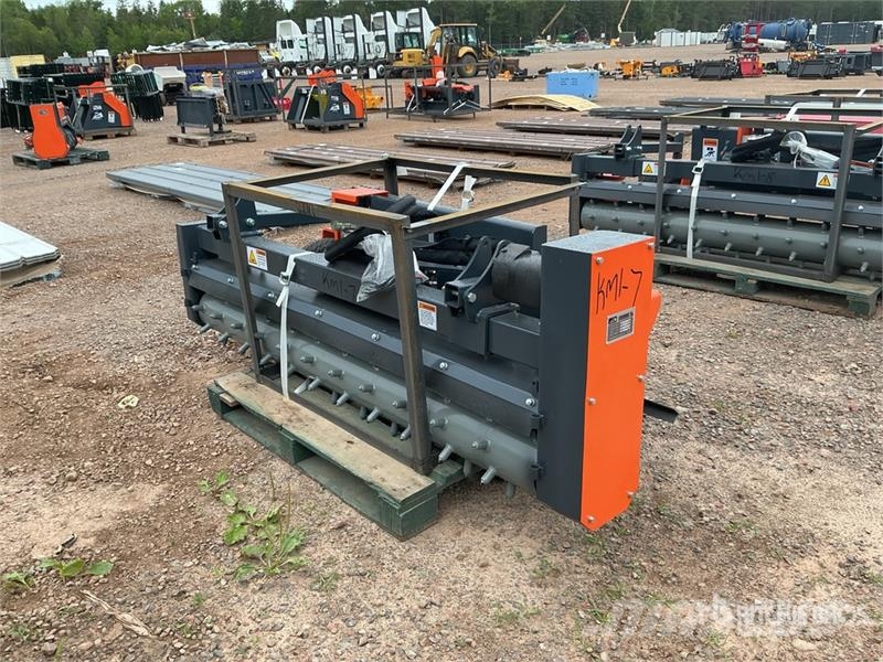 Handy HSNC78 78 in Skid Steer Power Rake (Unused) مكابس وميبسات التبن