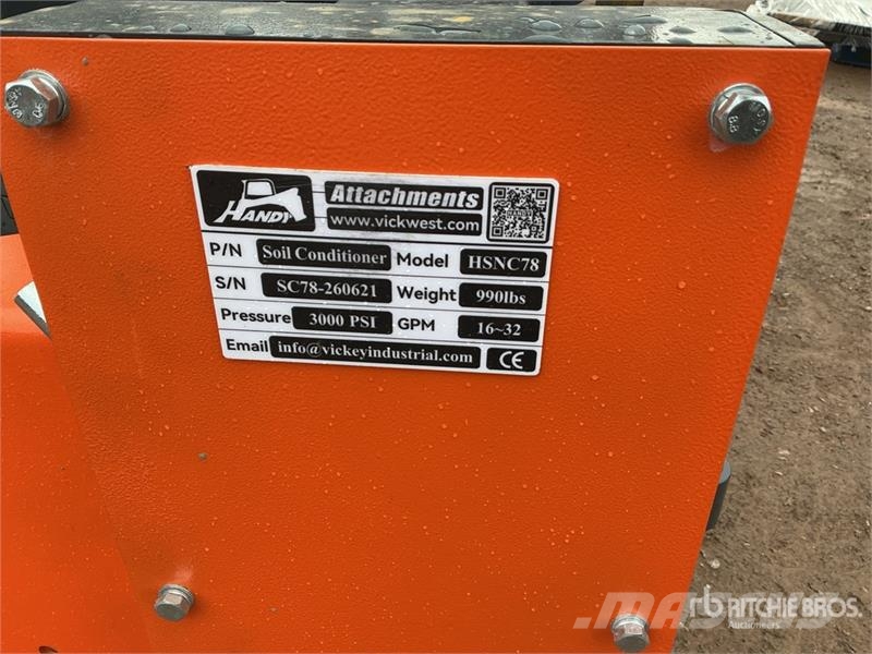 Handy HSNC78 78 in Skid Steer Power Rake (Unused) Ancinhos e espalhadores de feno