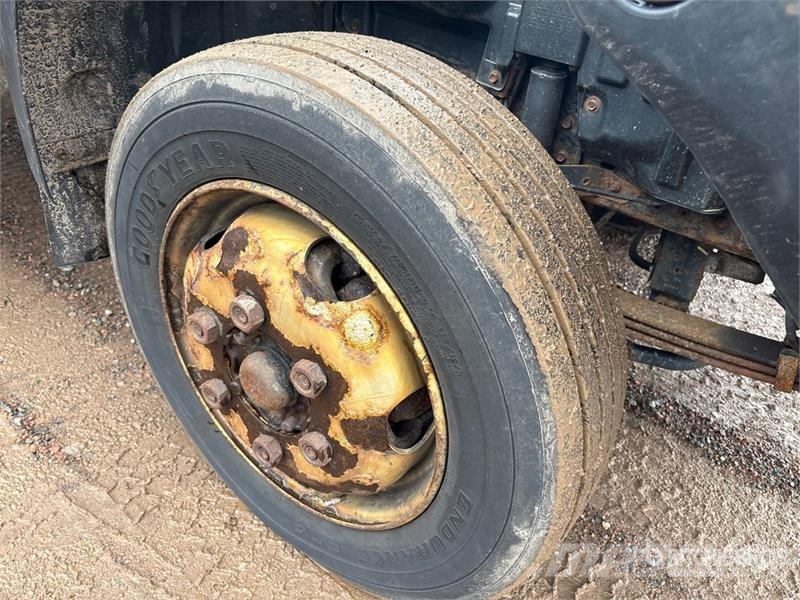 Hino 195 Camion Fourgon