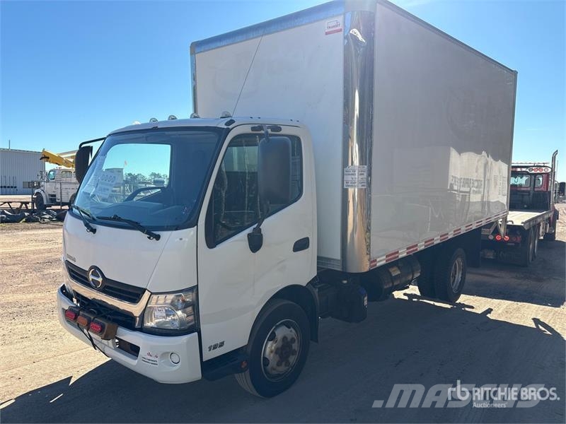 Hino 195 Bakwagens met gesloten opbouw