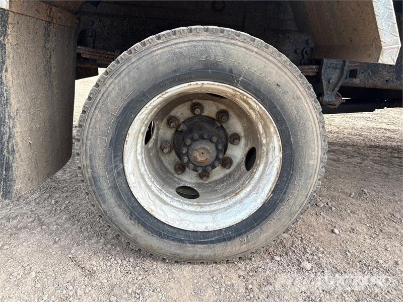 Hino 268 4x2 Roll-Off Truck Скиповые погрузчики
