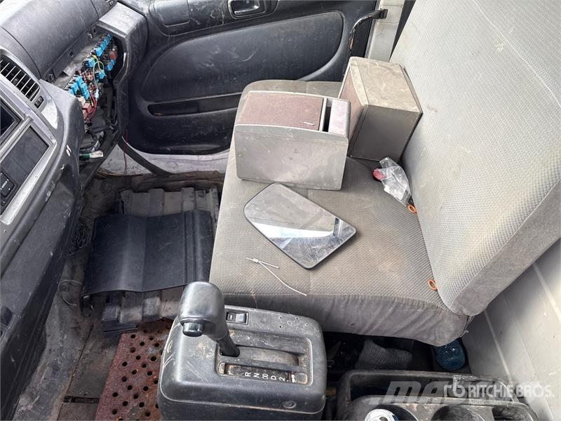 Hino 268 4x2 Roll-Off Truck Скиповые погрузчики