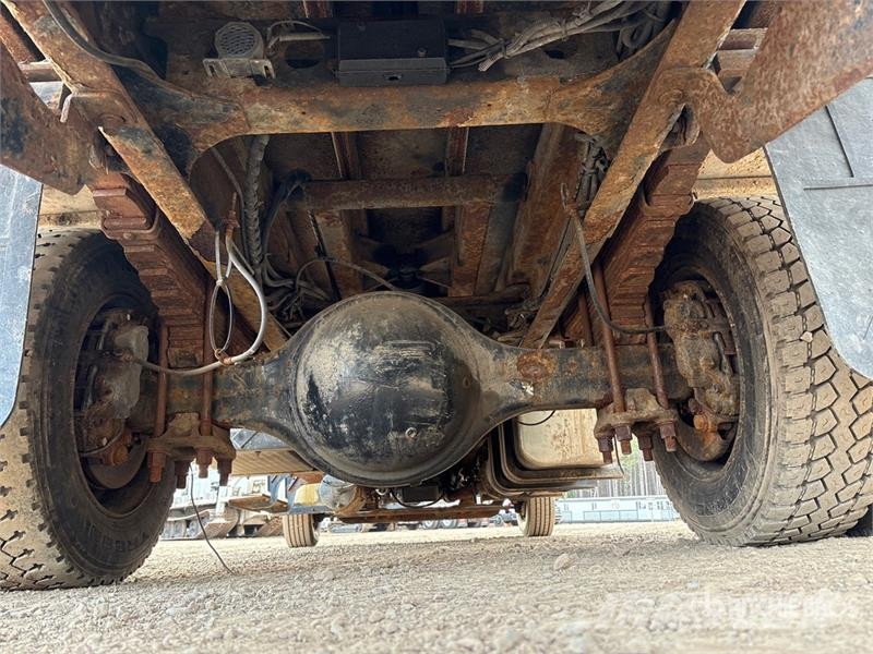 Hino 268 4x2 Roll-Off Truck Скиповые погрузчики