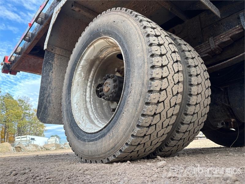 Hino 268 4x2 Roll-Off Truck Скиповые погрузчики