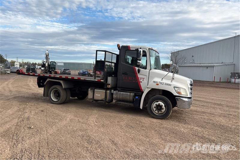 Hino 268 4x2 Roll-Off Truck Скиповые погрузчики