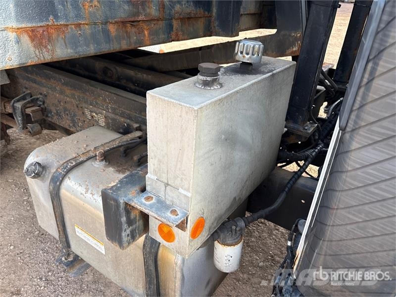Hino 268 4x2 Roll-Off Truck Скиповые погрузчики