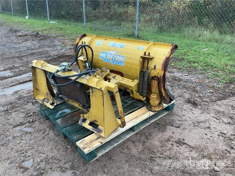 HLA 2000 60 in Skid Steer Snow Blade حراثات ونصول الجليد