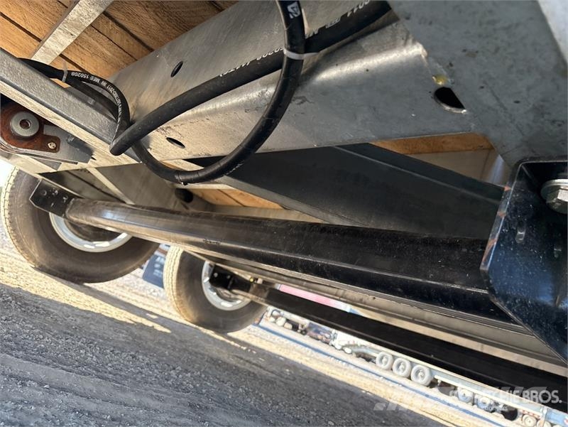 HMD 23 ft T/A Tilt Deck Trailer Dieplader