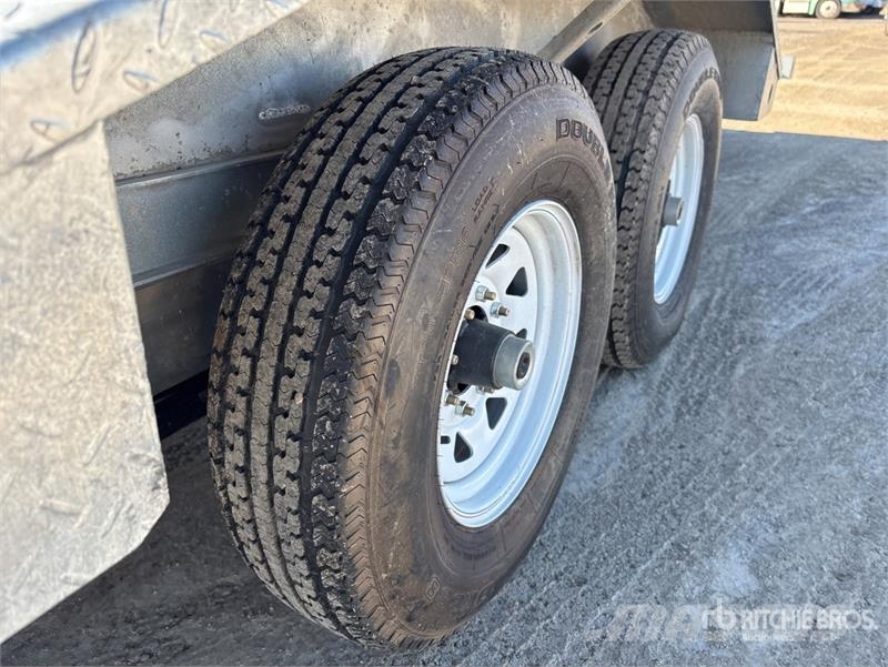 HMD 23 ft T/A Tilt Deck Trailer Dieplader