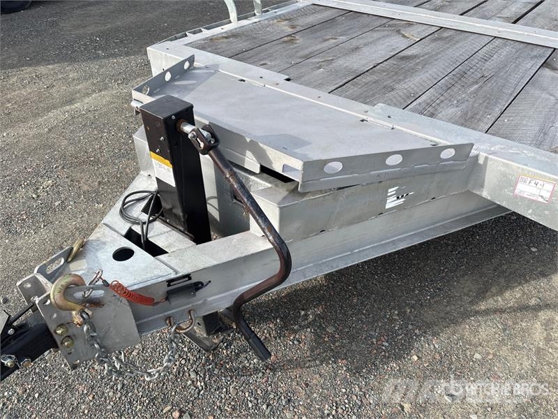 HMD 23 ft Tri/A Tilt Deck Trailer Caricatore basso