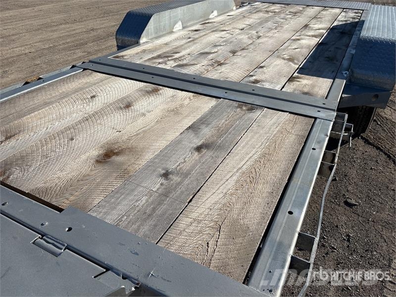 HMD 24 ft Tri/A Tilt Deck Trailer Dieplader