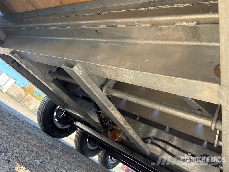 HMD 24 ft Tri/A Tilt Deck Trailer Dieplader