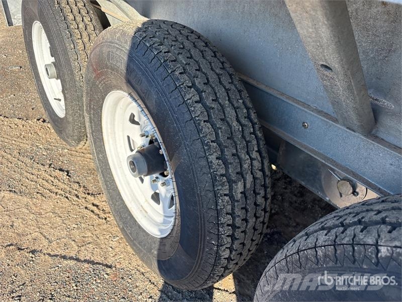 HMD 24 ft Tri/A Tilt Deck Trailer Dieplader