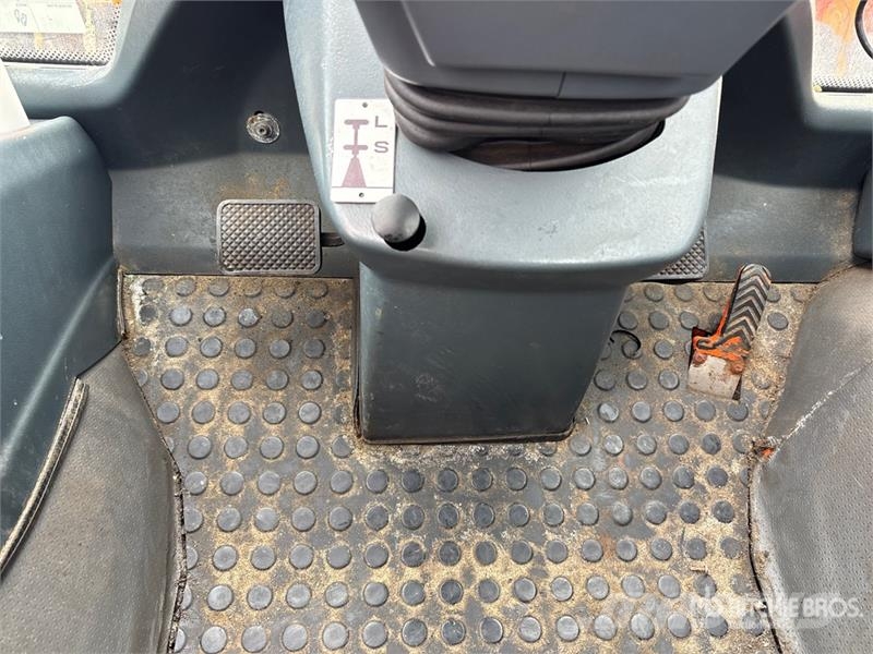 Holder S75 Municipal Tractor معدات البناء - غير ذلك