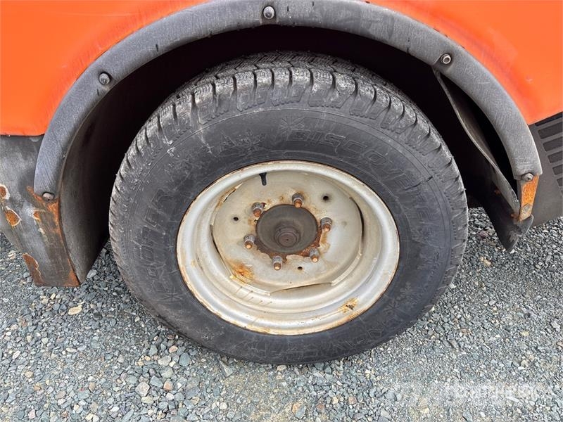 Holder S75 Municipal Tractor معدات البناء - غير ذلك