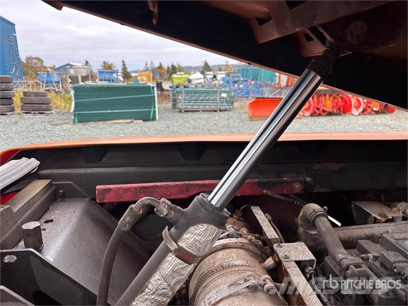 Holder S75 Municipal Tractor معدات البناء - غير ذلك