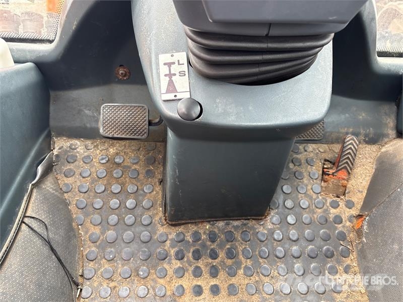 Holder S75 Municipal Tractor Būvniecība- Citi