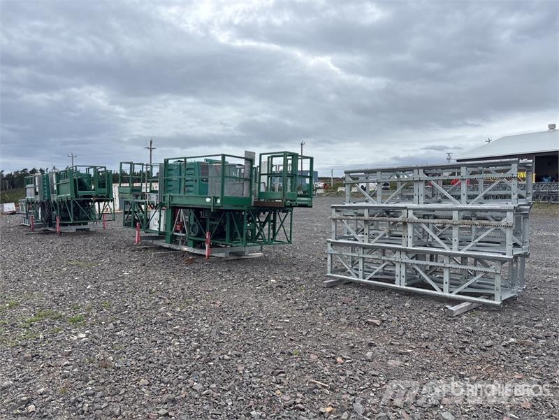  Hydro-Mobile F300-600 T2 Tower Sections and Electr Andamios