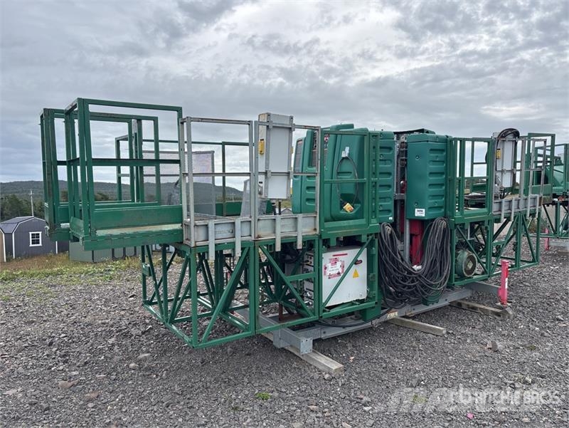  Hydro-Mobile F300-600 T2 Tower Sections and Electr Andamios