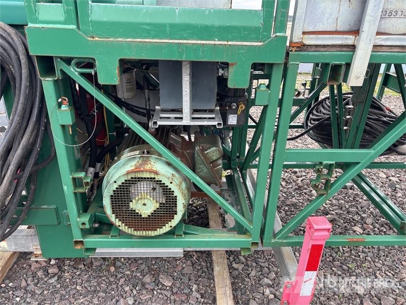  Hydro-Mobile F300-600 T2 Tower Sections and Electr Andamios