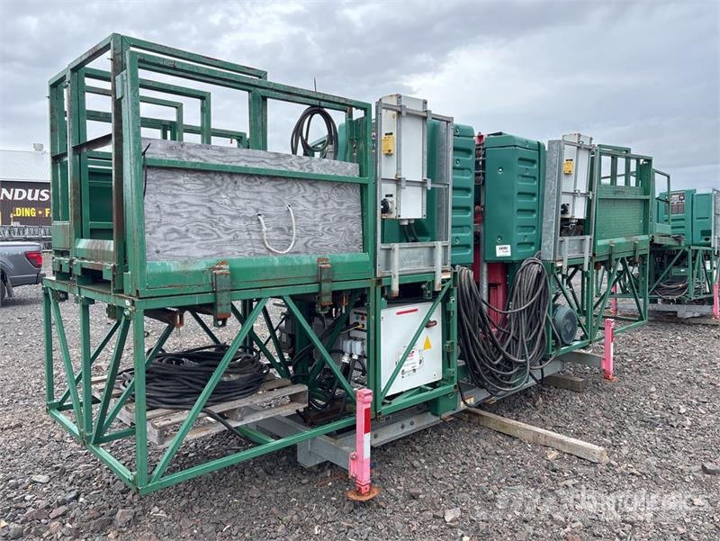  Hydro-Mobile F300-600 T2 Tower Sections and Electr Andamios