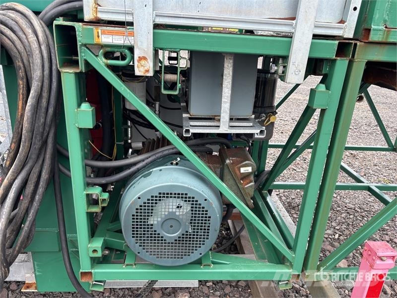  Hydro-Mobile F300-600 T2 Tower Sections and Electr Andamios