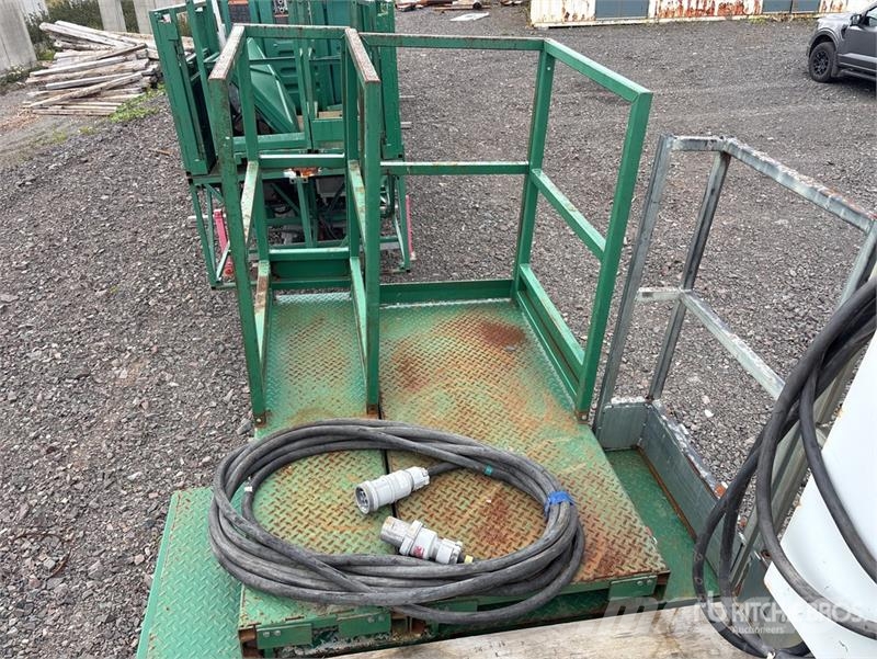  Hydro-Mobile F300-600 T2 Tower Sections and Electr Andamios