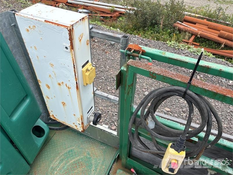  Hydro-Mobile F300-600 T2 Tower Sections and Electr Scaffolding equipment