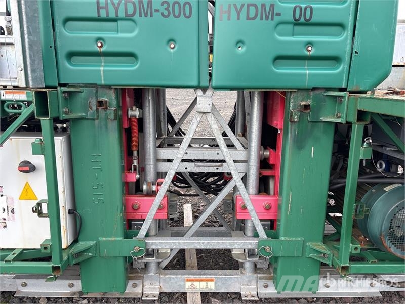  Hydro-Mobile F300-600 T2 Tower Sections and Electr Andamios