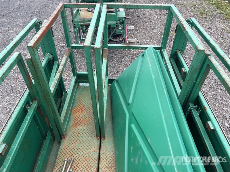  Hydro-Mobile F300-600 T2 Tower Sections and Electr Scaffolding equipment