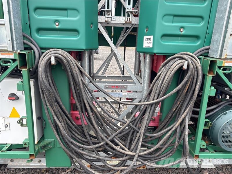  Hydro-Mobile F300-600 T2 Tower Sections and Electr Andamios