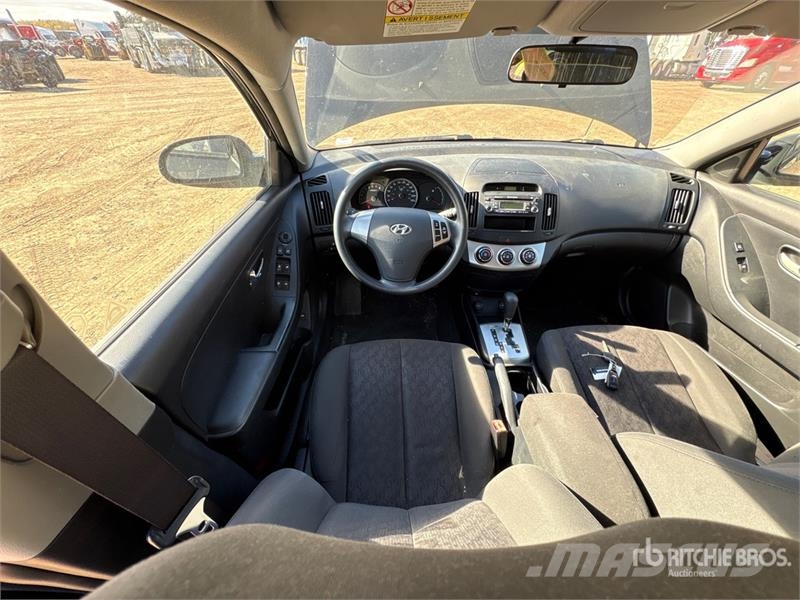 Hyundai Elantra Automobile 汽车