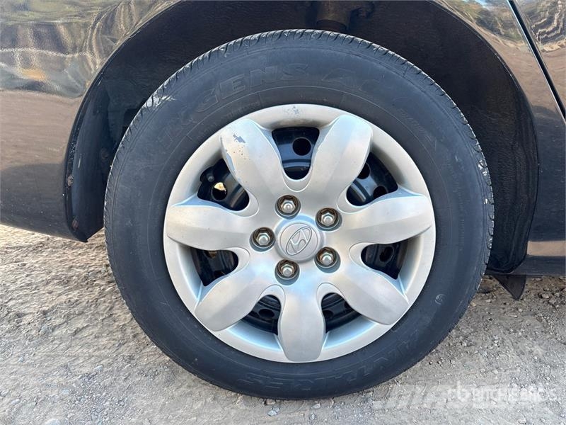 Hyundai Elantra Automobile 汽车