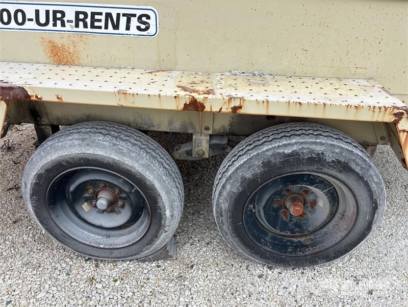 Ingersoll Rand XP-825WCU 825 cfm Mobile Air Compressor Kompresory