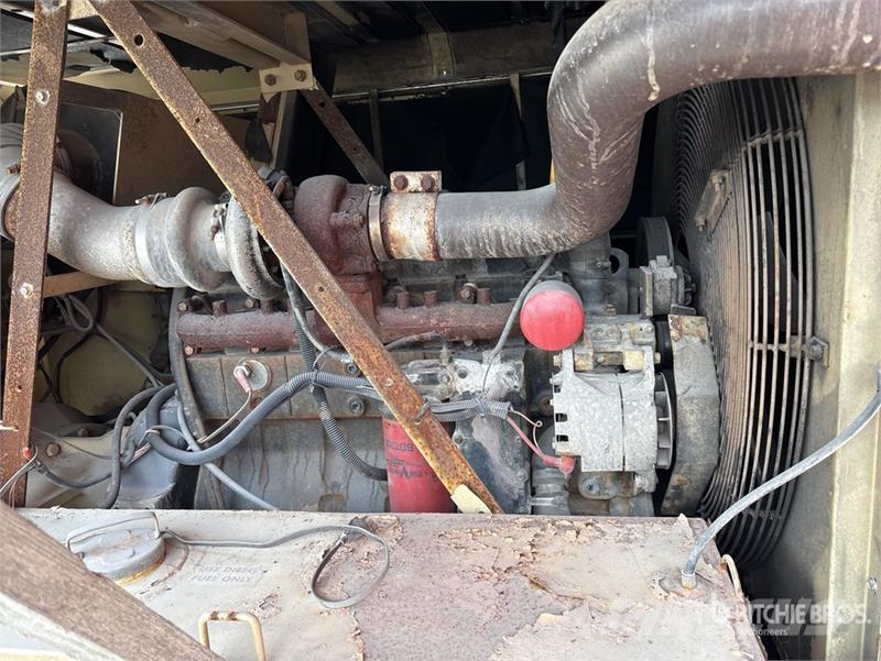Ingersoll Rand XP-825WCU 825 cfm Mobile Air Compressor Kompresory