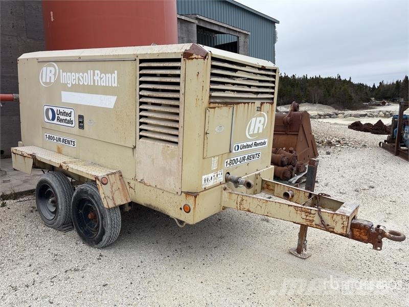 Ingersoll Rand XP-825WCU 825 cfm Mobile Air Compressor Kompresory