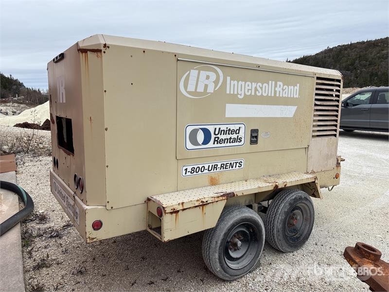 Ingersoll Rand XP-825WCU 825 cfm Mobile Air Compressor Kompresory