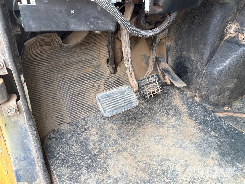 International 4000 6x4 T/A Dump Truck Autobasculanta