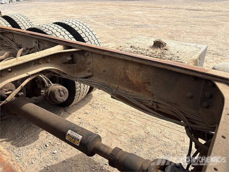 International 4000 6x4 T/A Dump Truck Autobasculanta