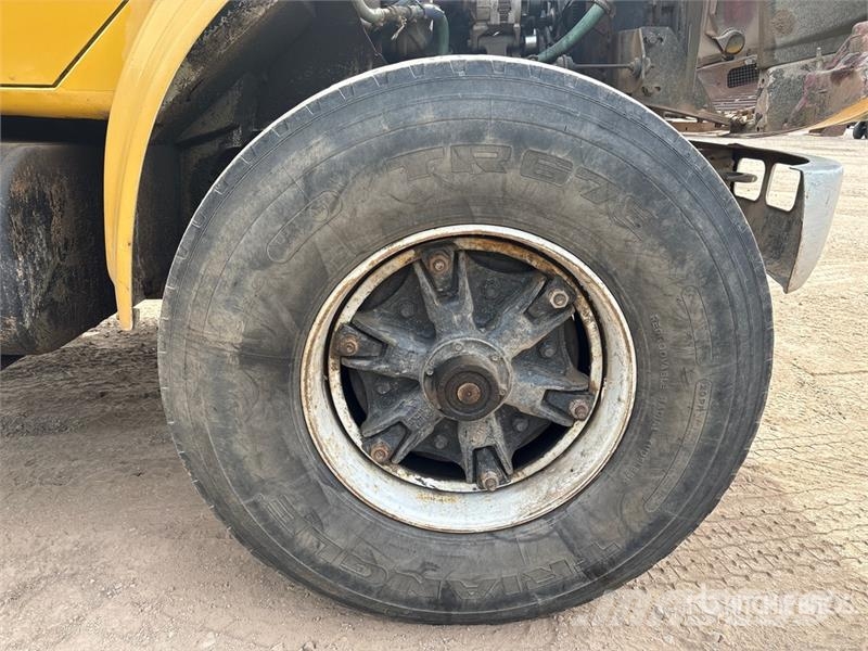 International 4000 6x4 T/A Dump Truck Autobasculanta
