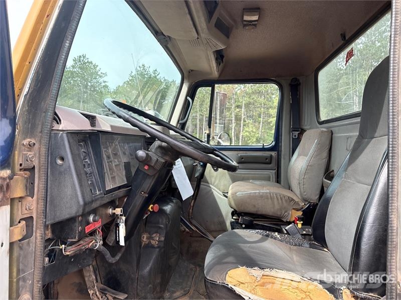International 4000 6x4 T/A Dump Truck Autobasculanta