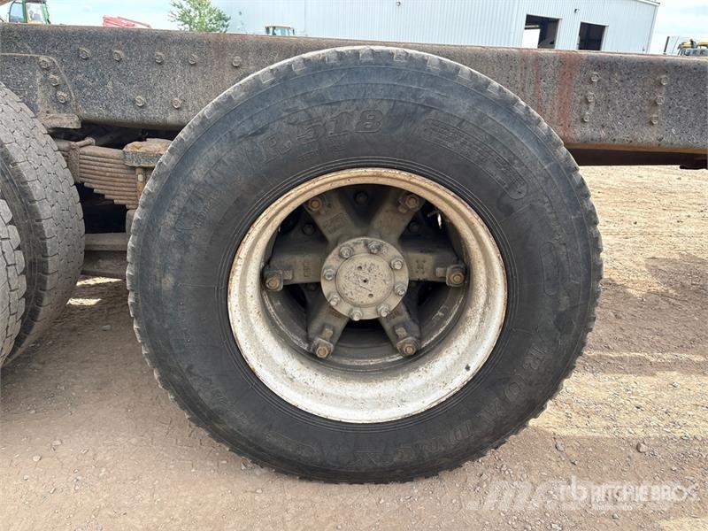 International 4000 6x4 T/A Dump Truck Autobasculanta