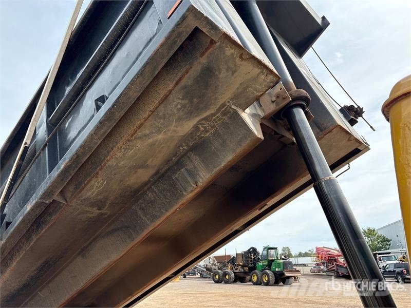 International 4000 6x4 T/A Dump Truck Autobasculanta